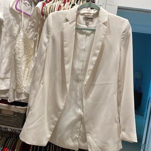 White blazer - over the shoulder jacket - blazer dress with any belt
